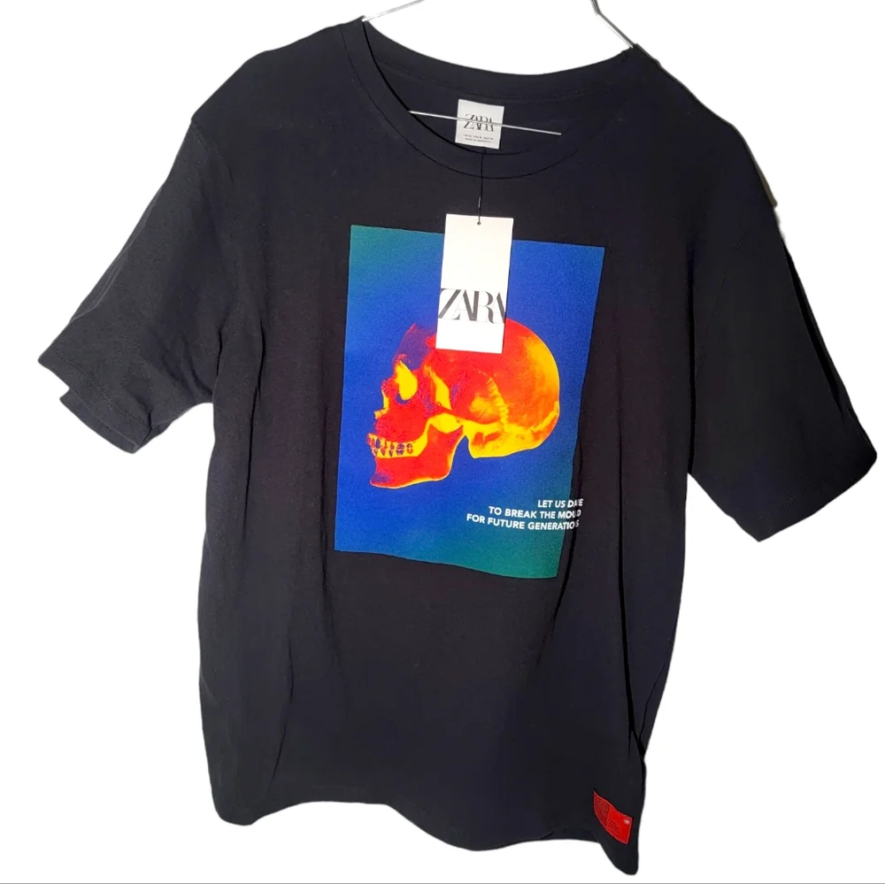 ZARA Short Sleeve T-shirt With Skull Print Design Size M, Black, New With Tags
